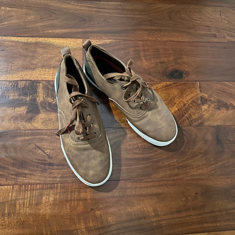 Levi's Brown Canvas Sneakers with Rubber Soles size 8 thane